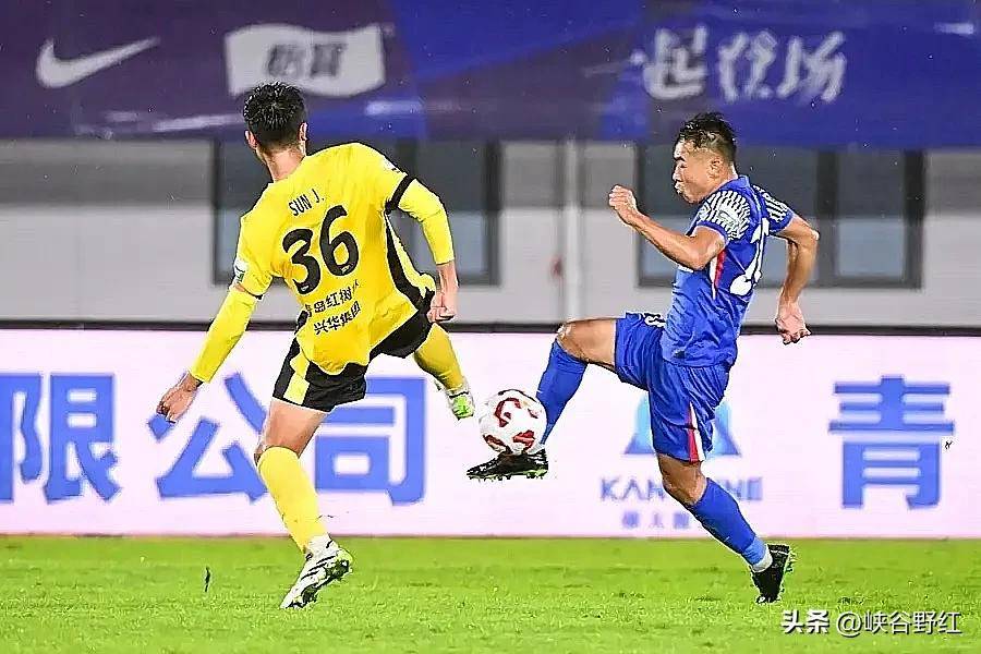 详细阅读:九游包含风云突变成都蓉城赛后单刀错失,荷甲版图或变,更衣室稳定,赛季目标并未改变的词条 九游包含风云突变成都蓉城赛后单刀错失,荷甲版图或变,更衣室稳定,赛季目标并未改变的词条